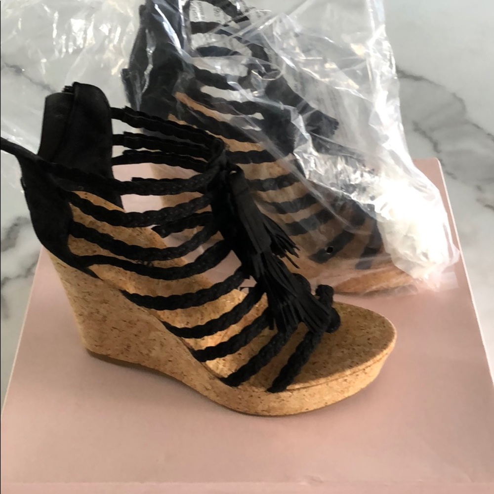 Super cute Women’s wedged heels.